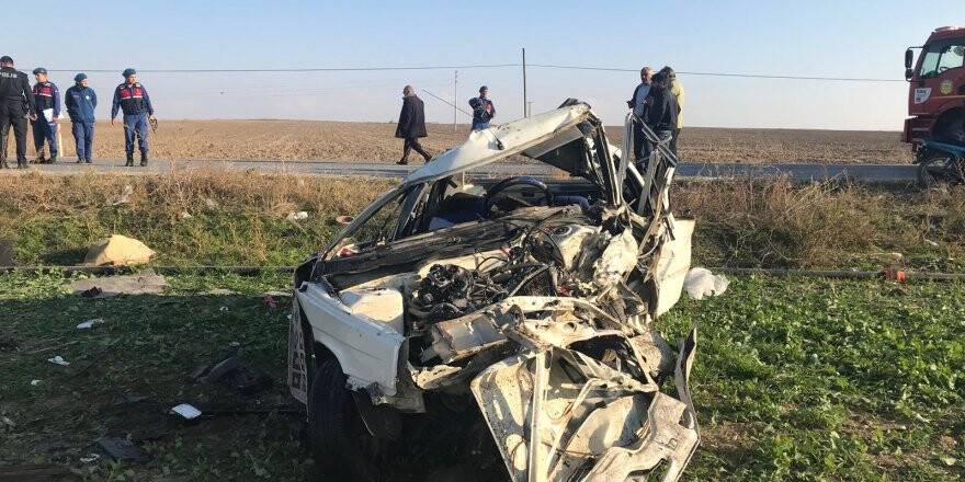 Konya'da İki Otomobil Çarpıştı: 1 Ölü, 4 Yaralı