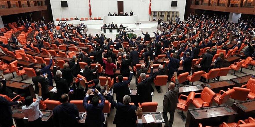 Meclis Sağlık Düzenlemeleri Ve Bütçe İçin Mesai Yapacak