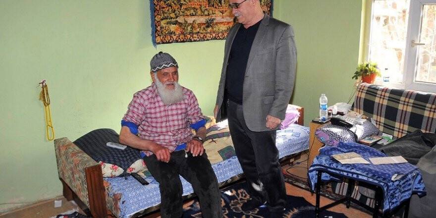 Akşehir Belediyesinin yaşlılara evde temizlik hizmeti