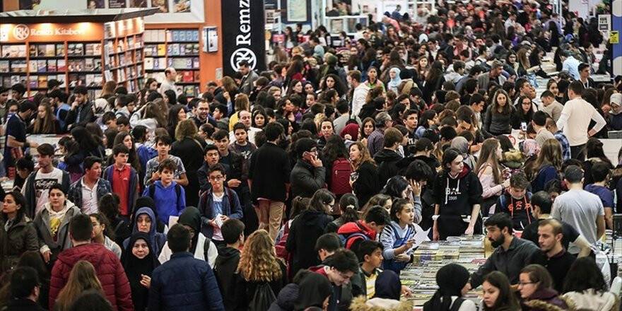 '37. Uluslararası İstanbul Kitap Fuarı'nı 611 Bin 444 Kişi Ziyaret Etti