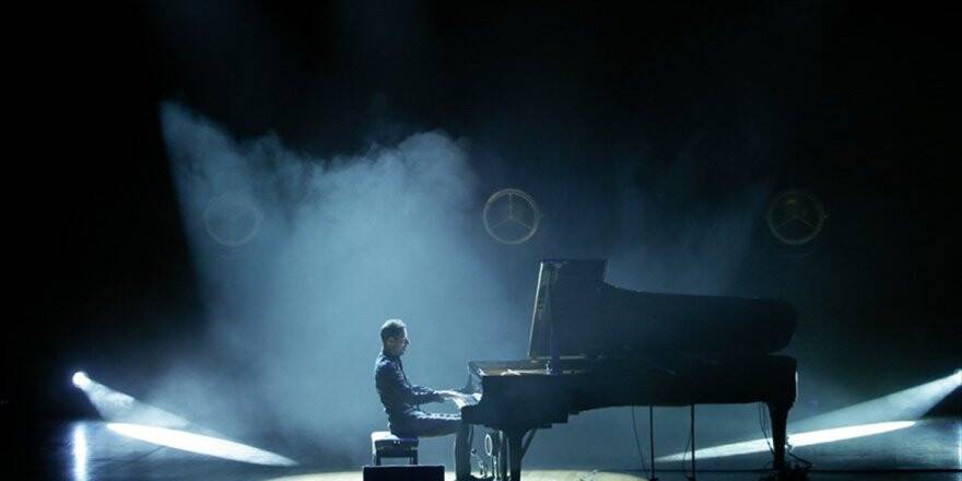 Peter Bence İzmir'de Konser Verdi