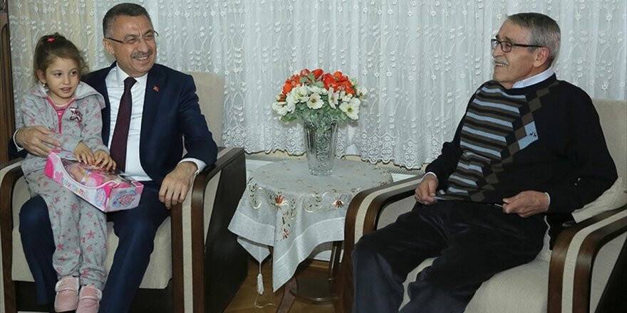 Cumhurbaşkanı Yardımcısı Oktay'dan Öğretmenine Ziyaret