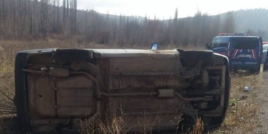 Beyşehir’de otomobil şarampole devrildi: 4 yaralı