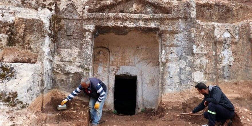 Roma Dönemi Mezarları Gün Yüzüne Çıkarılıyor