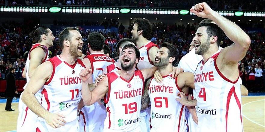 Milliler İspanya'yı Devirdi
