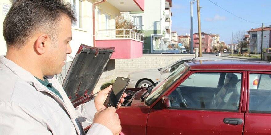 'Kara Şimşek'e özendi, 1993 model otomobilini konuşturdu