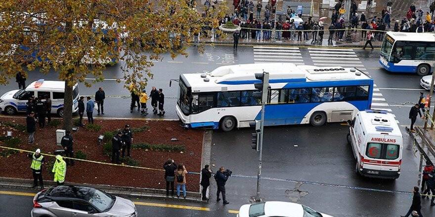 Ankara'da Belediye Otobüsü Yayalara Çarptı
