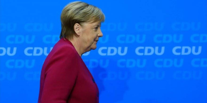 Merkel'in Halefi Yarın Belli Olacak