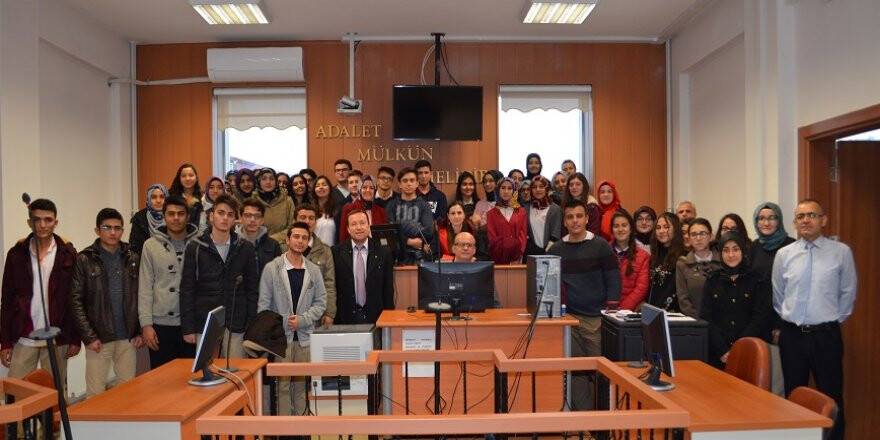 Öğrencilerden Ilgın Adliyesine Ziyaret