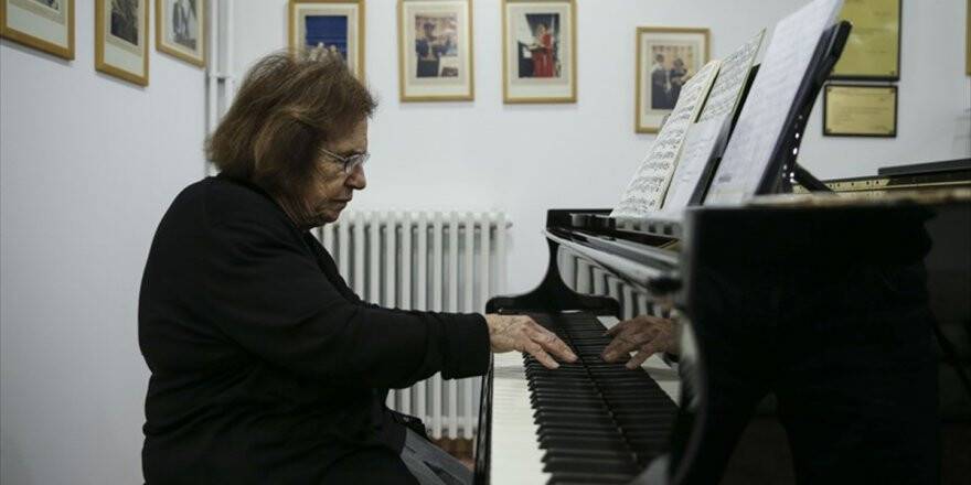 Piyanoya 78 Yıldır Aşkla Adanan Ömür: Ayşegül Sarıca