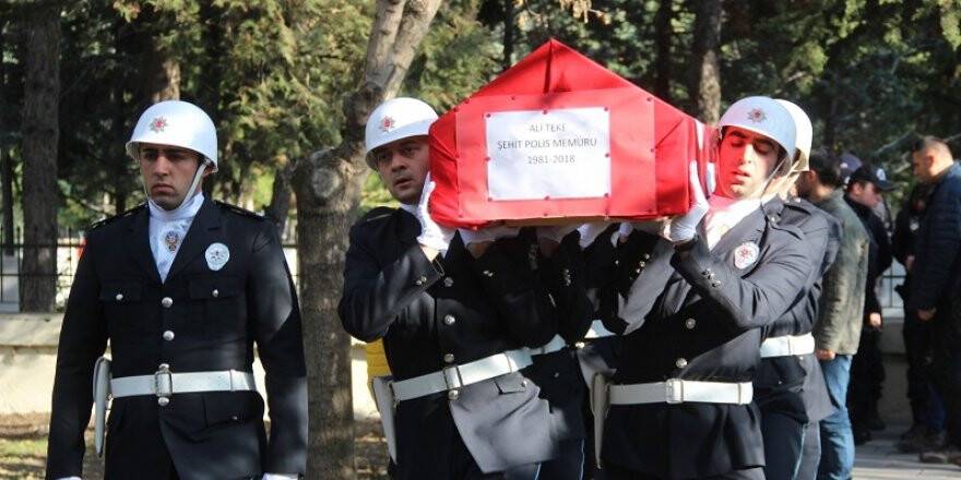 Şehit Polis Son Yolculuğuna Uğurlandı