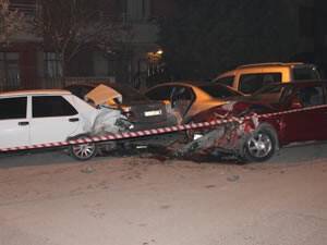 4 Otomobile Çarparak Durabildi