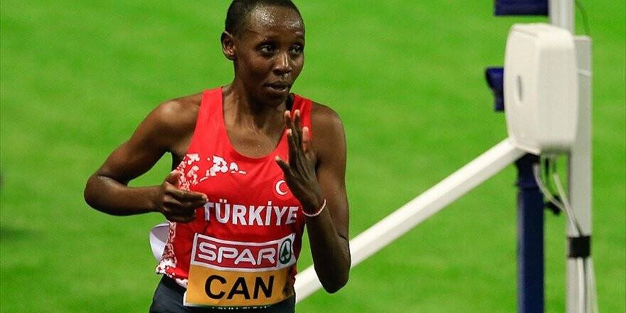 Milli Atlet Yasemin Can Tarihe Geçti