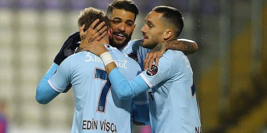 Medipol Başakşehir 3 Puanı Tek Golle Aldı