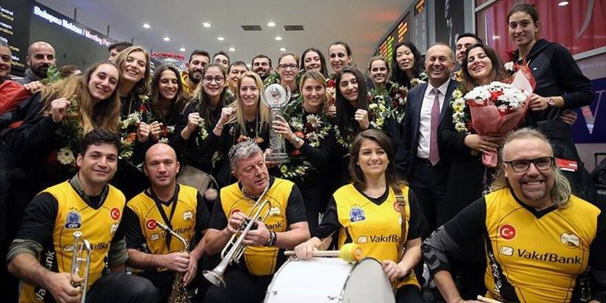 Dünya Şampiyonu Vakıfbank Yurda Döndü