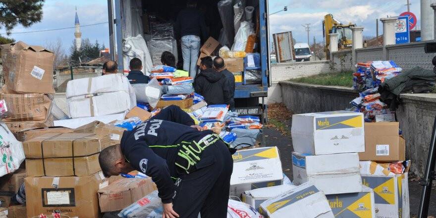Kargo Aracından Kaçak Tütün Çıktı