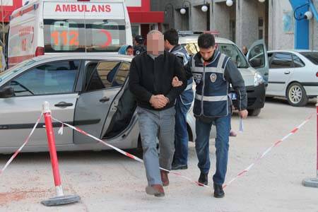 Esrar satıcıları kaçamadı