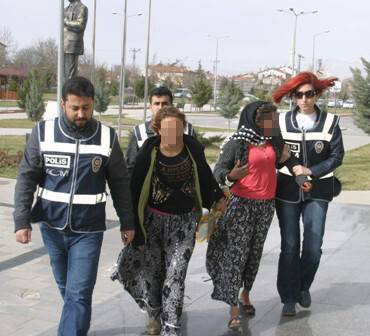 Uyuşturucu satıcıları yakalandı