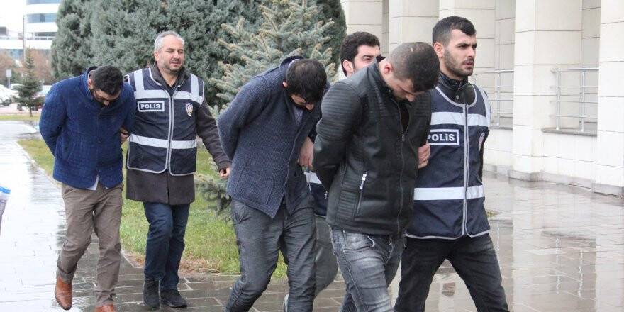 "Noter Kapanacak" Bahanesiyle Vatandaşları Dolandırmışlar