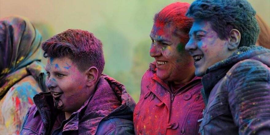 İzmir'de 'Renkli' Festival