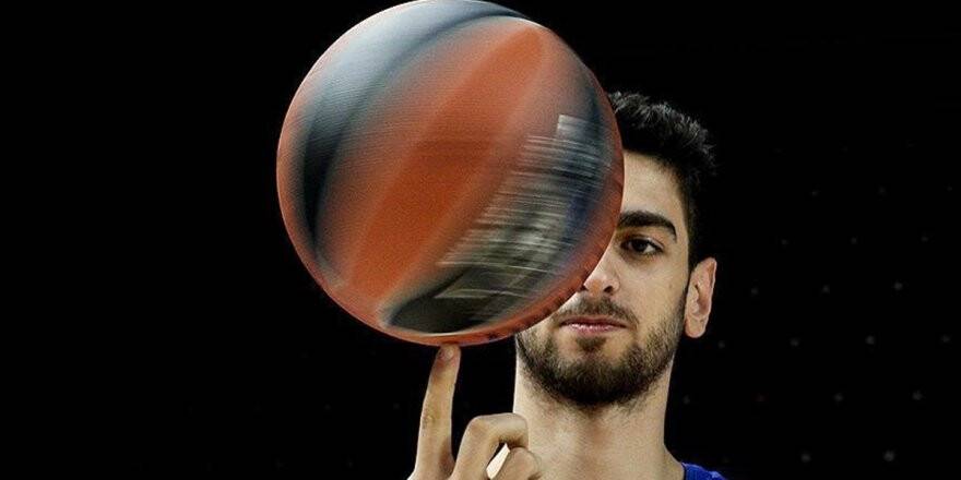 Furkan Korkmaz'dan Raptors Potasına 16 Sayı