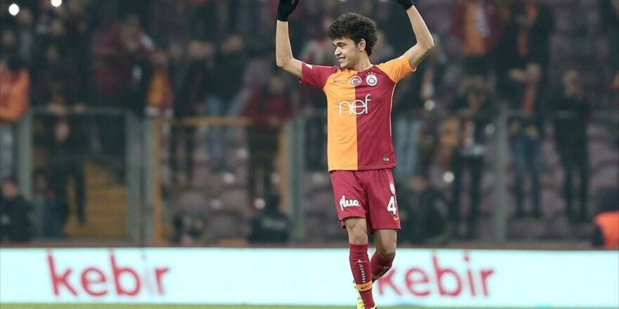 Galatasaray'da Tarihe Geçen Genç: Mustafa Kapı