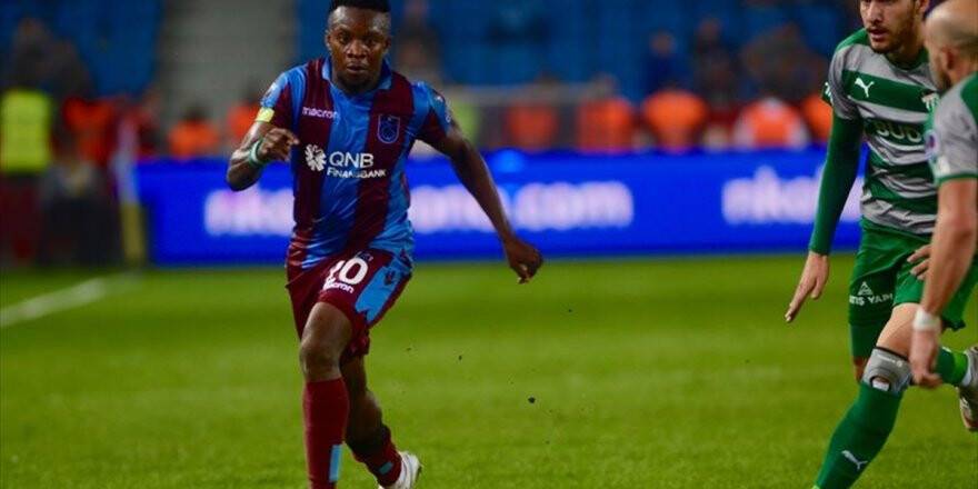 Trabzonsporlu Futbolcu Onazi Ameliyat Edildi