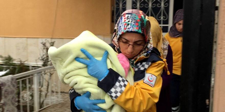 Eşini ve 7 Aylık Bebeğini darbettiği iddiası