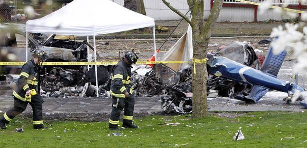 Helikopter arabaların üstüne düştü!