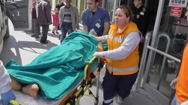 Yolda Yürürken Bıçaklı Saldırıya Uğradı