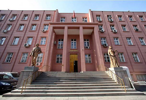 Aldatan eşini öldürene tahrik indirimi