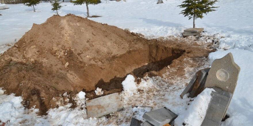 Hatalı Yapılan Defin Mezar Açtırdı
