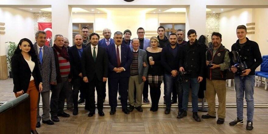 Başkan Özgüven, basın mensuplarıyla bir araya geldi