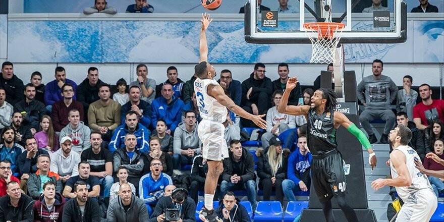 Darüşşafaka Tekfen Son Saniyede Yıkıldı