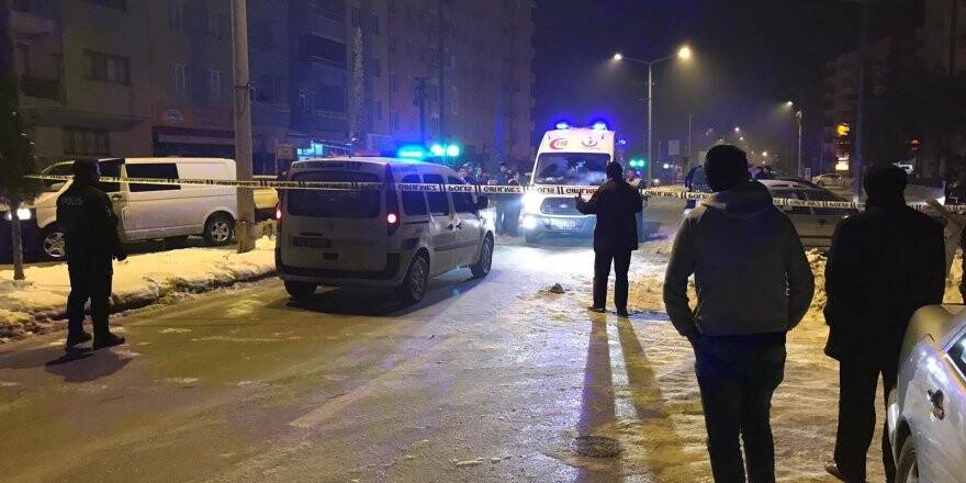 Öz kardeşini sokak ortasında pompalı tüfekle yaraladı