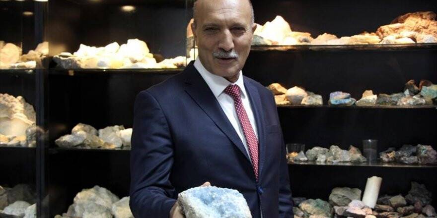 Elazığlı Mühendis 30 Yıldır Maden Cevherleri Biriktiriyor