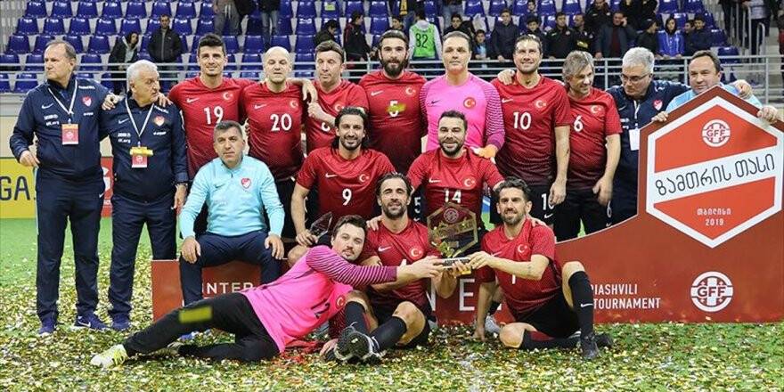 Veteran Milliler Gürcistan'da Şampiyon