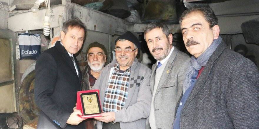 Konya Bakırcılar Odası emektar esnaflarını unutmadı