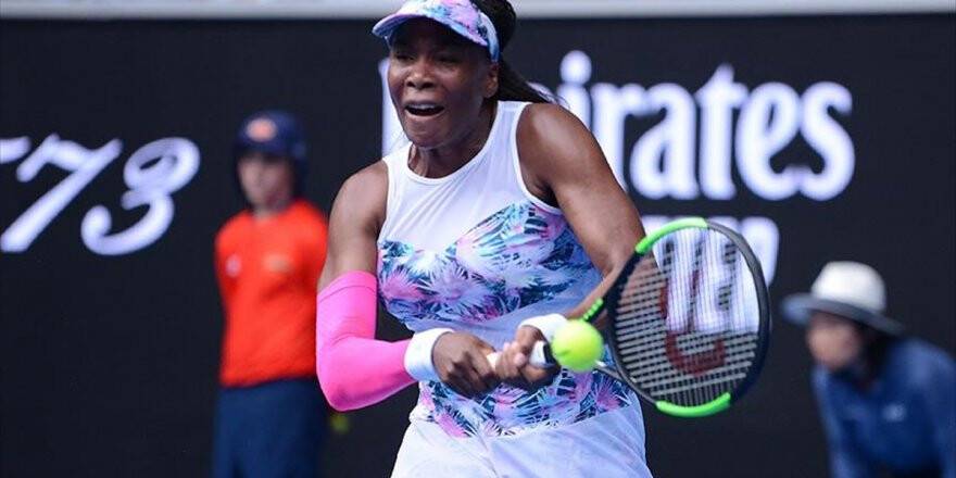 Serena Williams Avustralya Açık'ta İkinci Turda