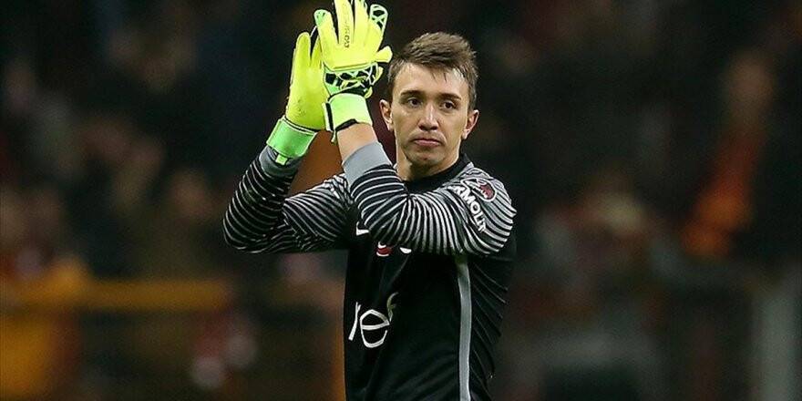 Muslera'dan Ozan Kabak'a Veda Mesajı