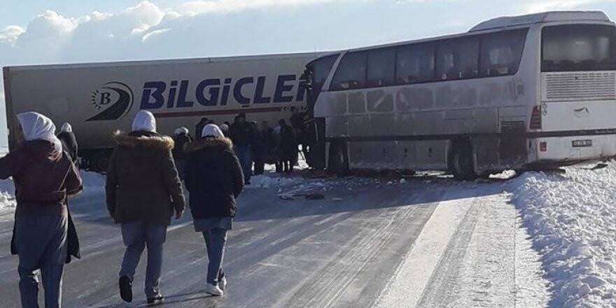 Ereğli'de işçi servisi kaza yaptı