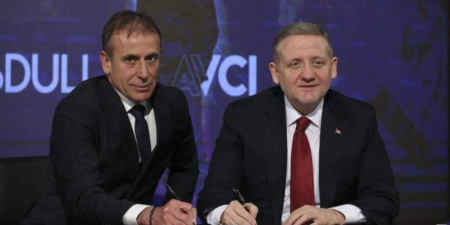 Medipol Başakşehir, Abdullah Avcı'nın Sözleşmesini 5 Yıl Uzattı