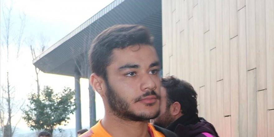 Ozan Kabak Resmen Stuttgart'ta