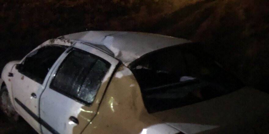 Direksiyon hakimiyeti kaybolan otomobil takla attı: 4 yaralı