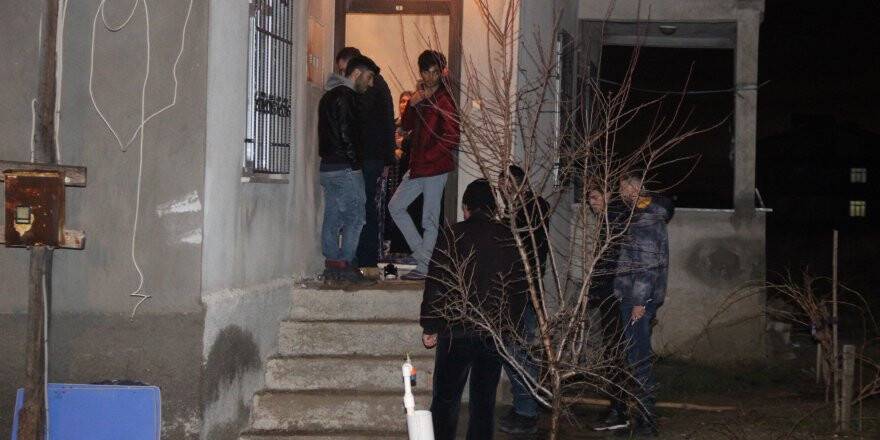 Gece mesaisinden geldi, sobadan sızan gazdan hayatını kaybetti