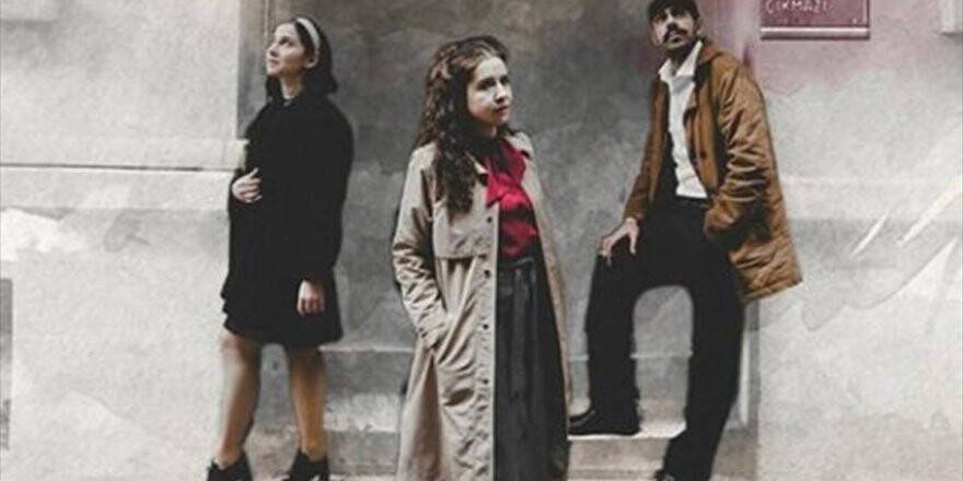 Nezihe Meriç Anısına 'Korsan Çıkmazı' Sahnede