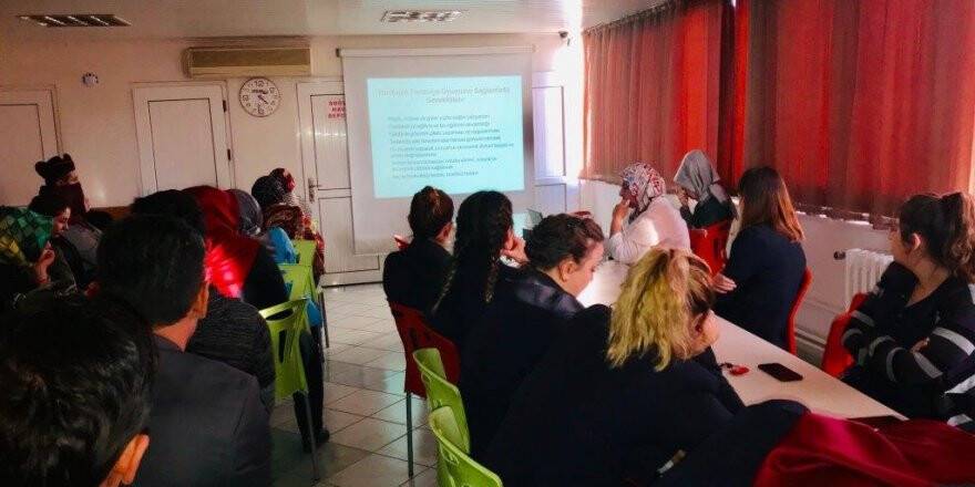 Sağlık çalışanlarına verem anlatıldı