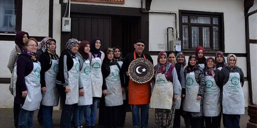 Bilecikli Kadınların Yaptığı Çömlekler Elçiliklere Gönderildi