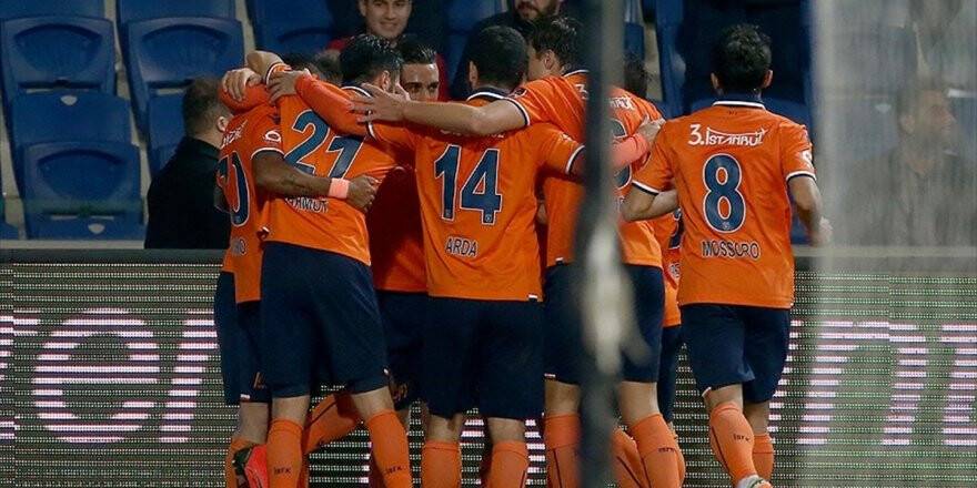 Medipol Başakşehir 6 Puan Farkla Liderliğini Sürdürdü