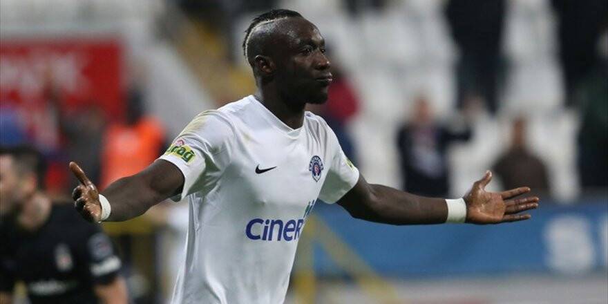 Galatasaray Diagne'nin Transferi İçin Görüşmelere Başladı